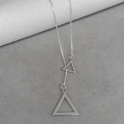 GARGANTILHA GRAVATINHA TRIANGULOS
